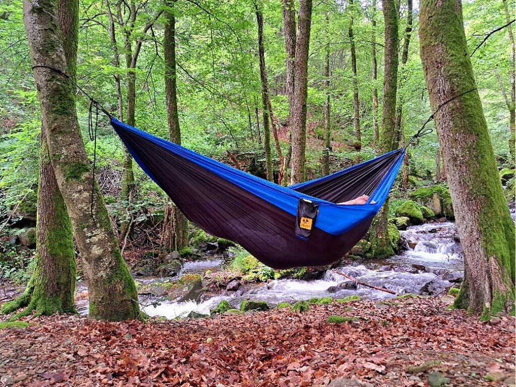 Hamac de voyage double ultra léger en nylon parachute noir bleu