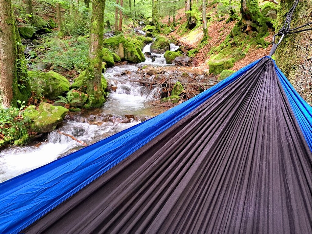 Hamac de voyage double ultra léger en nylon parachute noir bleu